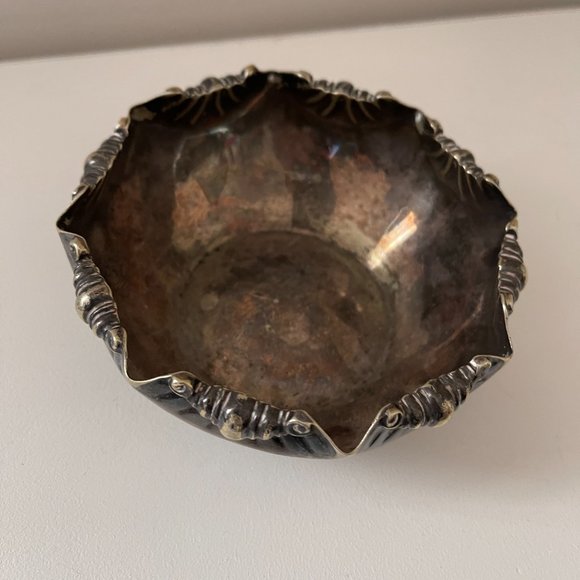 Gorgeous Antique Alexander Clark Co. Silver Plated Dish - Picture 2 of 3